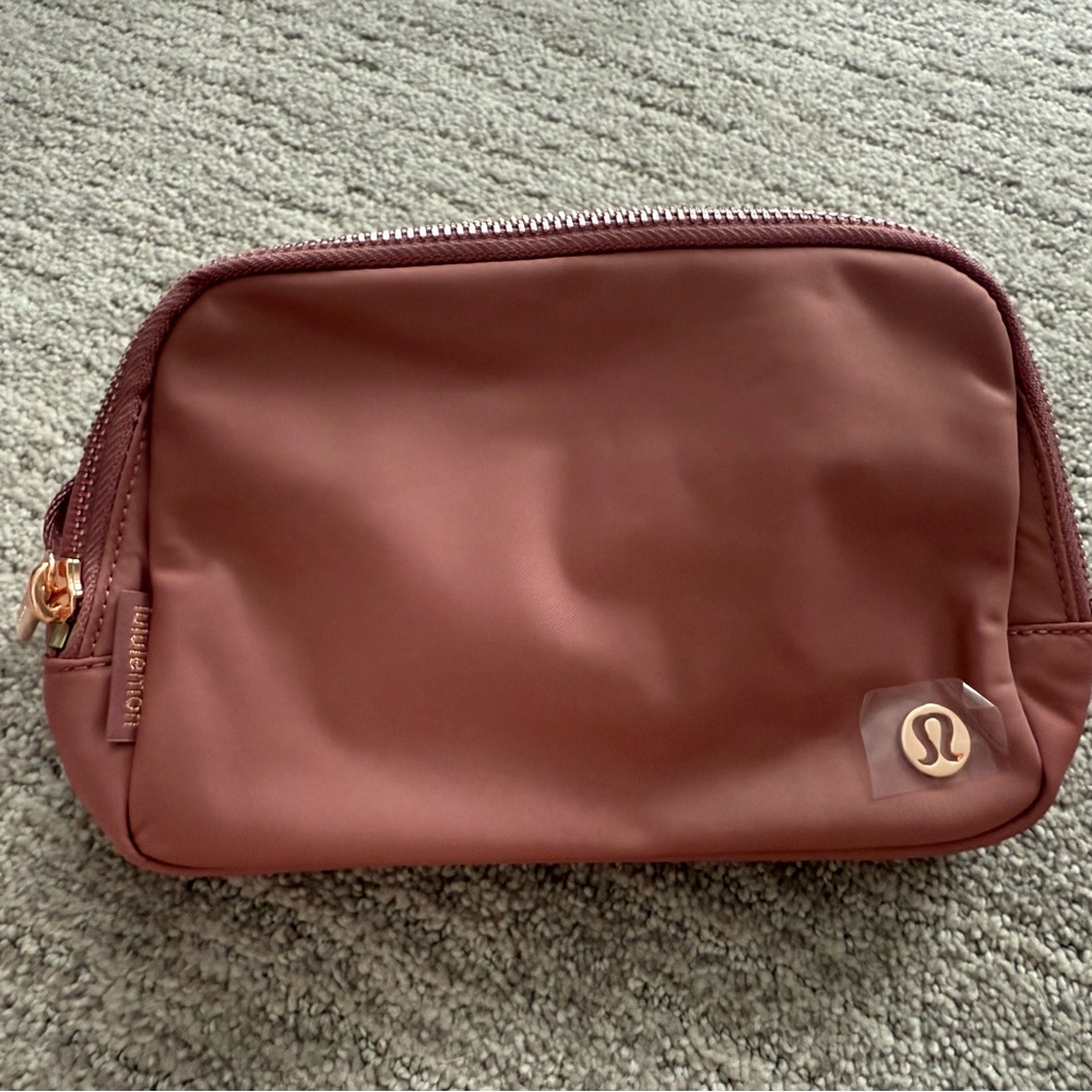 Lululemon Everywhere Belt Bag